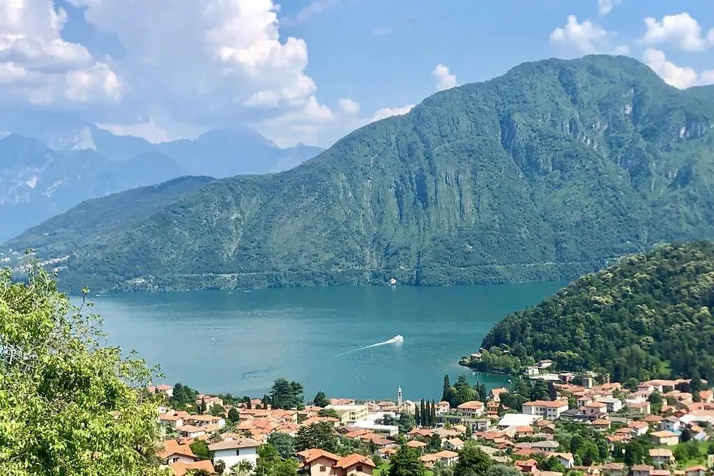 Lenno Panoramica Private Villa Sleeps 8-By Italian Apartments